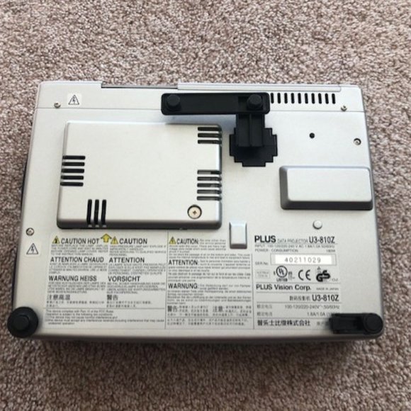 Portable Audio-Video Projector by PLUS - Picture 12 of 14